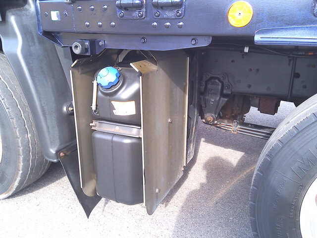 いすゞギガアルミウイング大型（10t）[写真11]