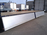 いすゞギガアルミウイング大型（10t）[写真26]