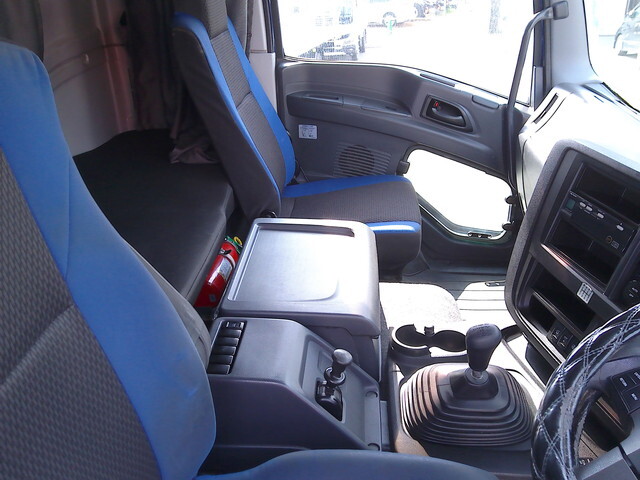 いすゞギガアルミウイング大型（10t）[写真29]