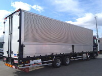 いすゞギガアルミウイング大型（10t）[写真05]