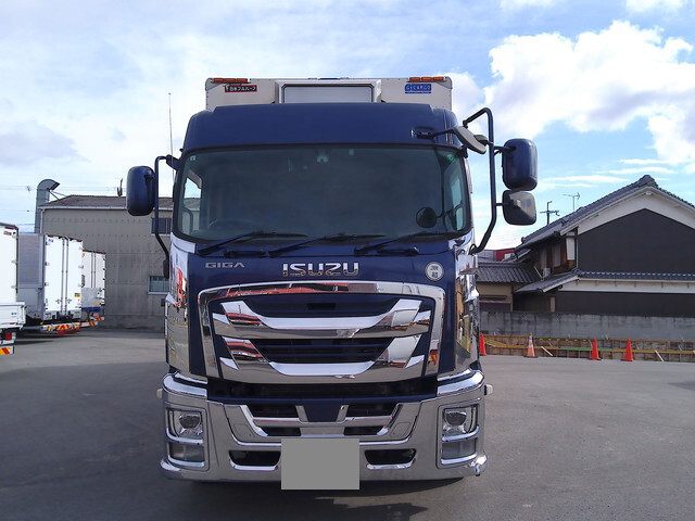 いすゞギガアルミウイング大型（10t）[写真05]