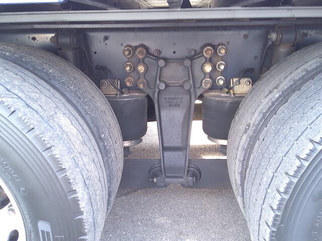 いすゞギガアルミウイング大型（10t）[写真08]