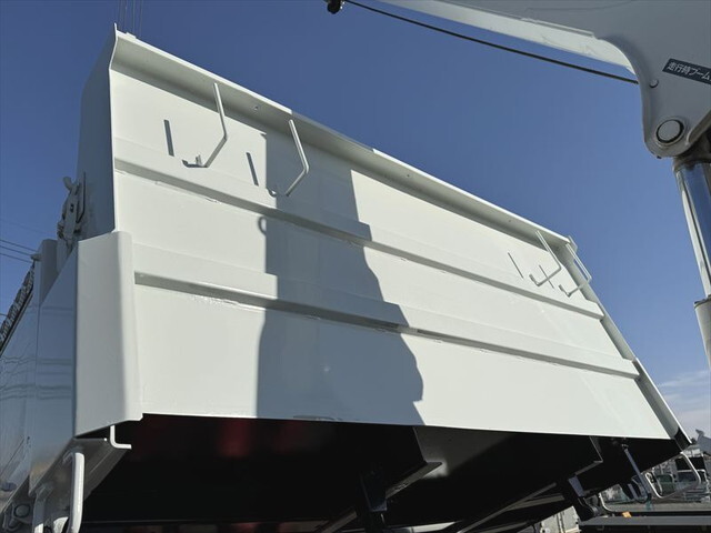 三菱ふそうキャンターダンプ・クレーン付小型（2t・3t）[写真12]