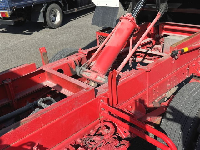 三菱ふそうキャンターダンプ・クレーン付小型（2t・3t）[写真15]