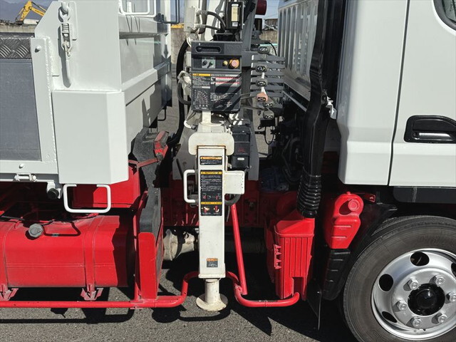 三菱ふそうキャンターダンプ・クレーン付小型（2t・3t）[写真24]