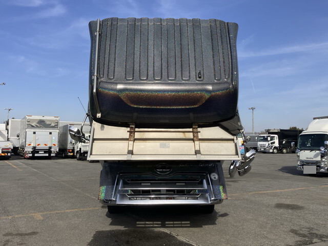 UDトラックスクオンダンプ大型（10t）[写真10]