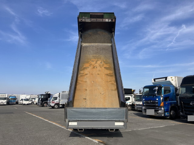 UDトラックスクオンダンプ大型（10t）[写真12]