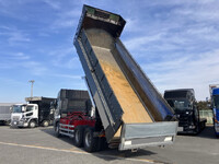 UDトラックスクオンダンプ大型（10t）[写真15]