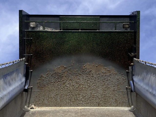 UDトラックスクオンダンプ大型（10t）[写真17]