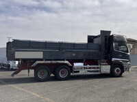 UDトラックスクオンダンプ大型（10t）[写真07]