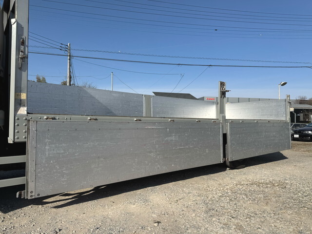 いすゞフォワードアルミブロック中型（4t）[写真12]