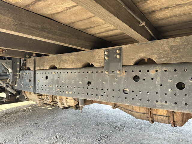 いすゞフォワードアルミブロック中型（4t）[写真20]