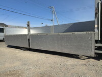 いすゞフォワードアルミブロック中型（4t）[写真10]