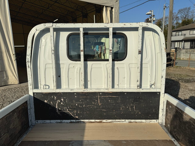 いすゞエルフ平ボディ小型（2t・3t）[写真11]