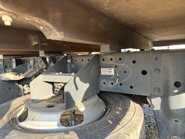 いすゞエルフ平ボディ小型（2t・3t）[写真15]