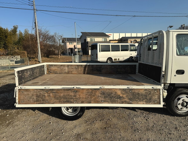 いすゞエルフ平ボディ小型（2t・3t）[写真09]