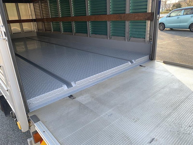 日野デュトロアルミバン小型（2t・3t）[写真14]