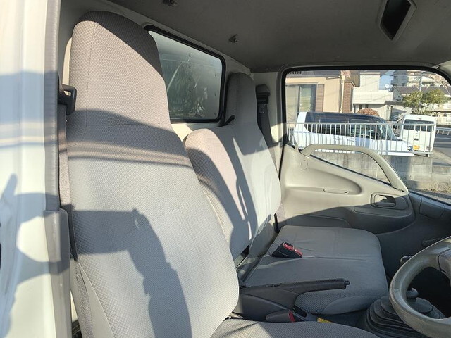 日野デュトロアルミバン小型（2t・3t）[写真19]