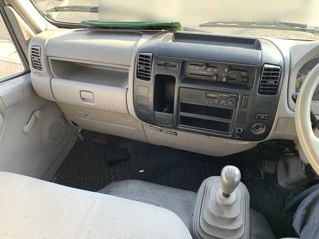 日野デュトロアルミバン小型（2t・3t）[写真20]