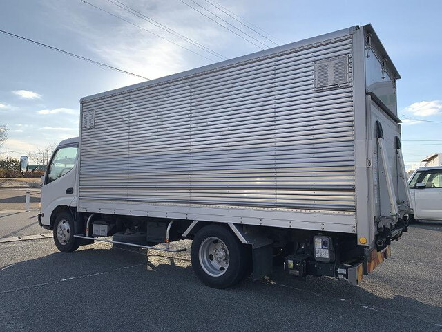 日野デュトロアルミバン小型（2t・3t）[写真06]