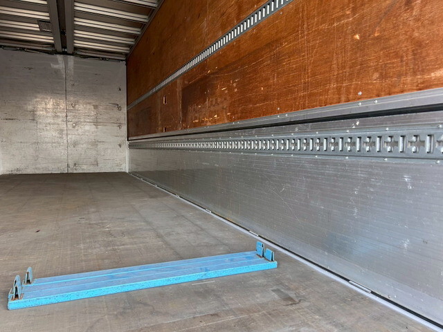 日野レンジャーアルミウイング中型（4t）[写真15]