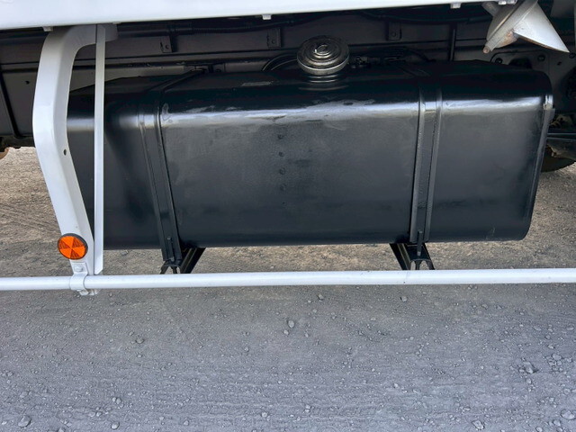 日野レンジャーアルミウイング中型（4t）[写真36]