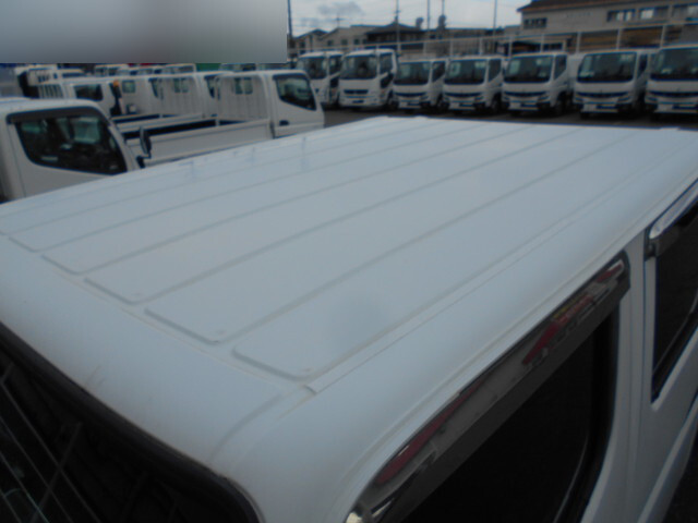 三菱ふそうキャンターダブルキャブ（Wキャブ）小型（2t・3t）[写真12]