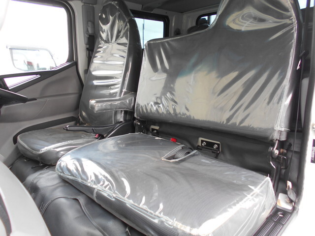 三菱ふそうキャンターダブルキャブ（Wキャブ）小型（2t・3t）[写真27]