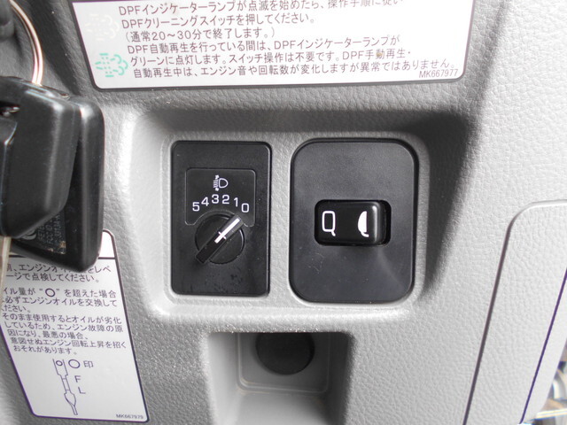 三菱ふそうキャンターダブルキャブ（Wキャブ）小型（2t・3t）[写真34]