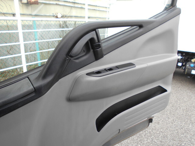 三菱ふそうキャンターダブルキャブ（Wキャブ）小型（2t・3t）[写真37]