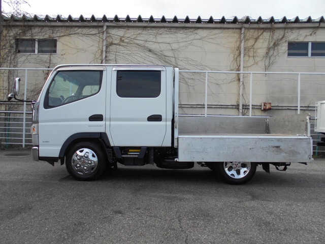 三菱ふそうキャンターダブルキャブ（Wキャブ）小型（2t・3t）[写真07]