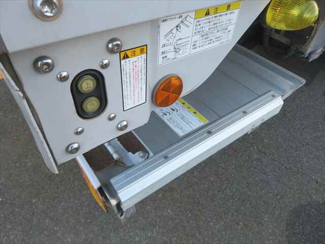 三菱ふそうファイターアルミウイング中型（4t）[写真25]