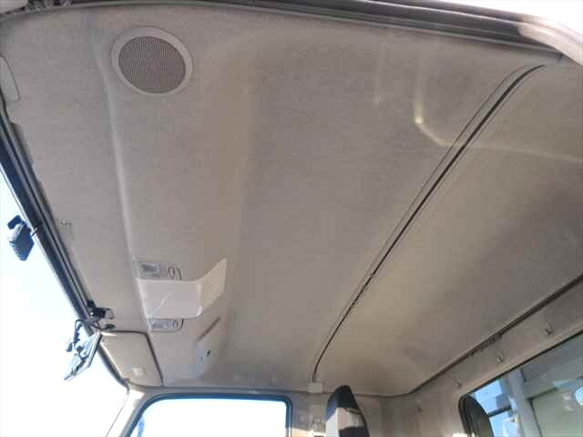 三菱ふそうファイターアルミウイング中型（4t）[写真28]