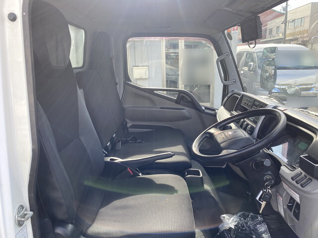 三菱ふそうキャンター冷凍車（冷蔵車）小型（2t・3t）[写真08]