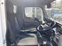 三菱ふそうキャンター冷凍車（冷蔵車）小型（2t・3t）[写真09]