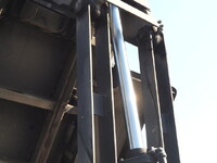 いすゞフォワード汚泥吸引車増トン（6t・8t）[写真15]