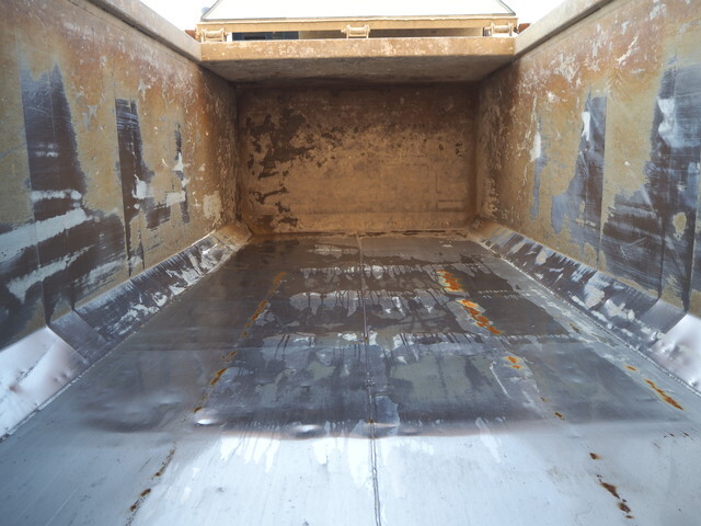 いすゞフォワード汚泥吸引車増トン（6t・8t）[写真23]