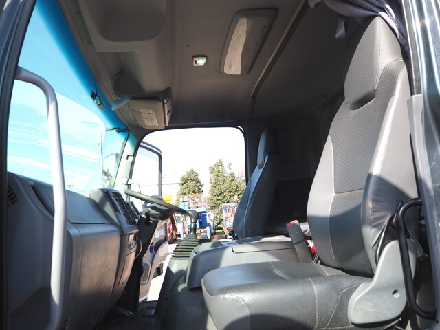 いすゞフォワード汚泥吸引車増トン（6t・8t）[写真33]