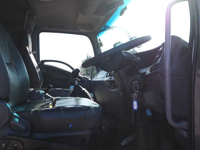 いすゞフォワード汚泥吸引車増トン（6t・8t）[写真35]