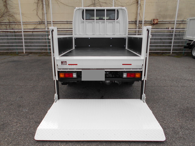 三菱ふそうキャンターダブルキャブ（Wキャブ）小型（2t・3t）[写真11]