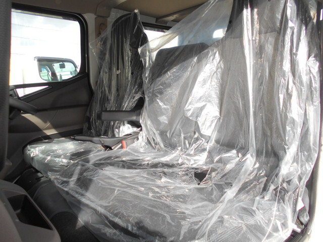 三菱ふそうキャンターダブルキャブ（Wキャブ）小型（2t・3t）[写真26]