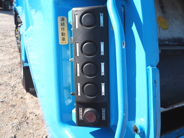 三菱ふそうファイターパッカー車（塵芥車）中型（4t）[写真18]