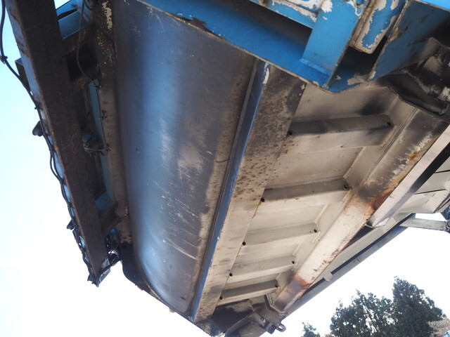 三菱ふそうファイターパッカー車（塵芥車）中型（4t）[写真21]