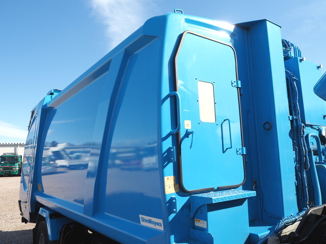 三菱ふそうファイターパッカー車（塵芥車）中型（4t）[写真27]
