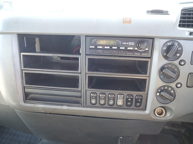 三菱ふそうファイターパッカー車（塵芥車）中型（4t）[写真38]