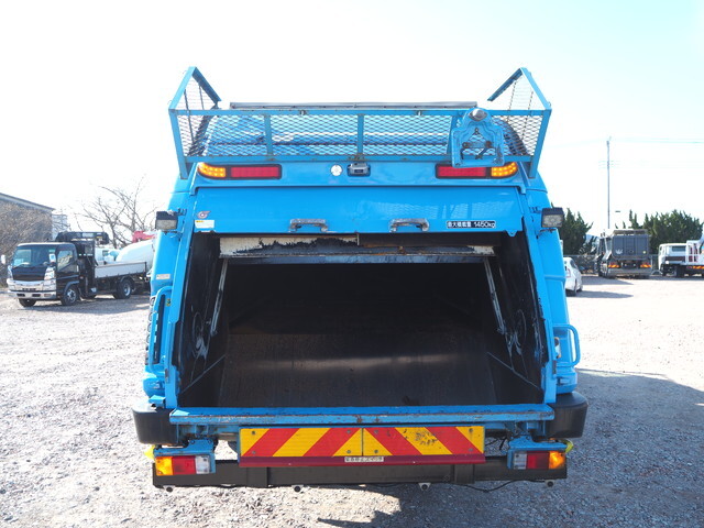 三菱ふそうファイターパッカー車（塵芥車）中型（4t）[写真07]
