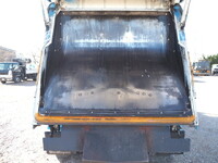 三菱ふそうファイターパッカー車（塵芥車）中型（4t）[写真10]