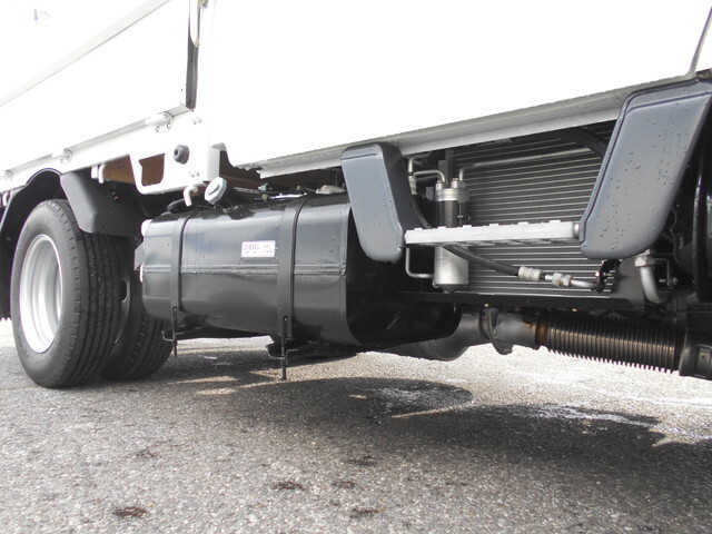 三菱ふそうキャンターダブルキャブ（Wキャブ）小型（2t・3t）[写真17]