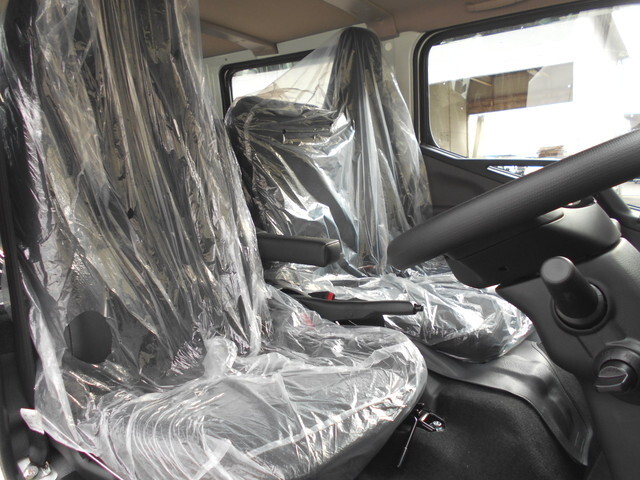 三菱ふそうキャンターダブルキャブ（Wキャブ）小型（2t・3t）[写真27]