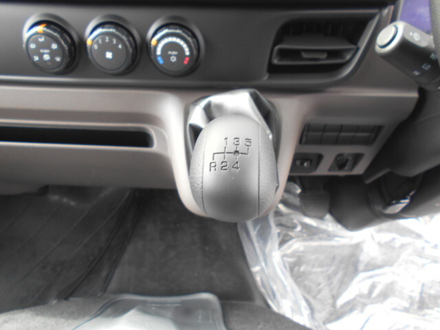 三菱ふそうキャンターダブルキャブ（Wキャブ）小型（2t・3t）[写真31]